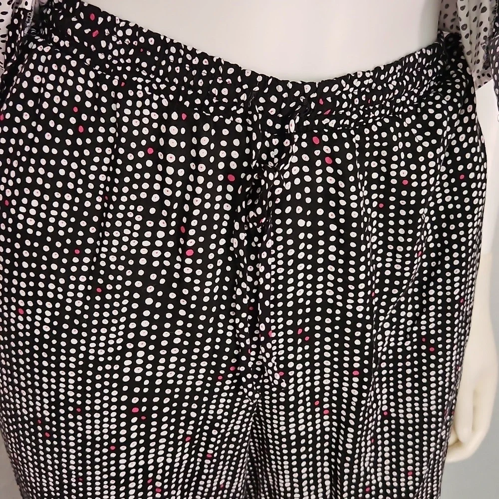 DONNA KARAN Black and White Spotted Two-Piece Lounge Pajama Set - Picture 6 of 11